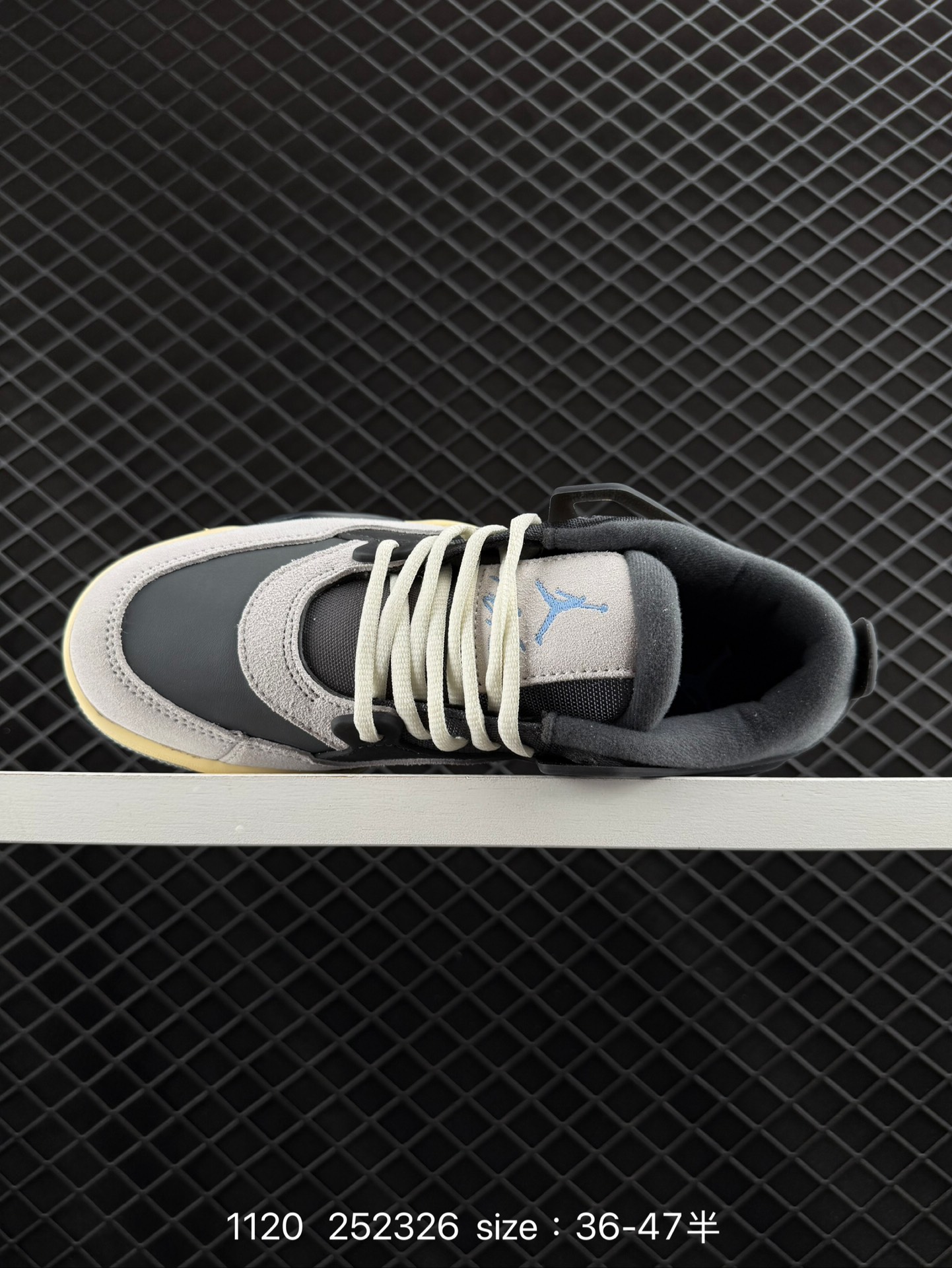 NK  Air Jordan 4 Retro RM